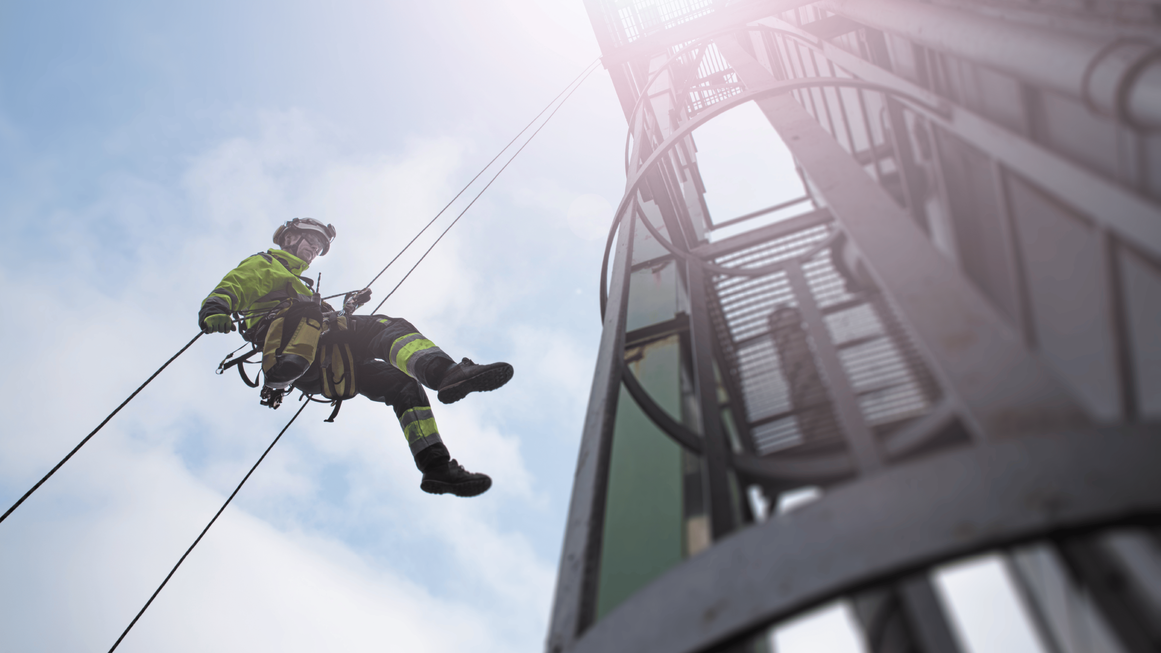 Why Facilities Need Contractor Compliance Management oftware
