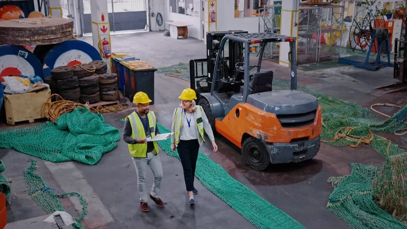 staff-walking-equipment-floor