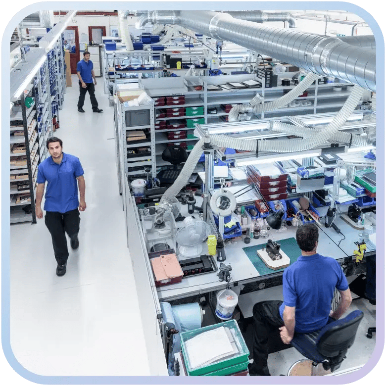 ind-altcontent-manufacturing-worker-bullpen