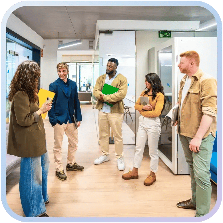 ind-altcontent-education-crowd-waiting